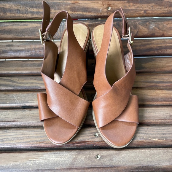 Soda heeled cris cross sandals - Picture 2 of 6